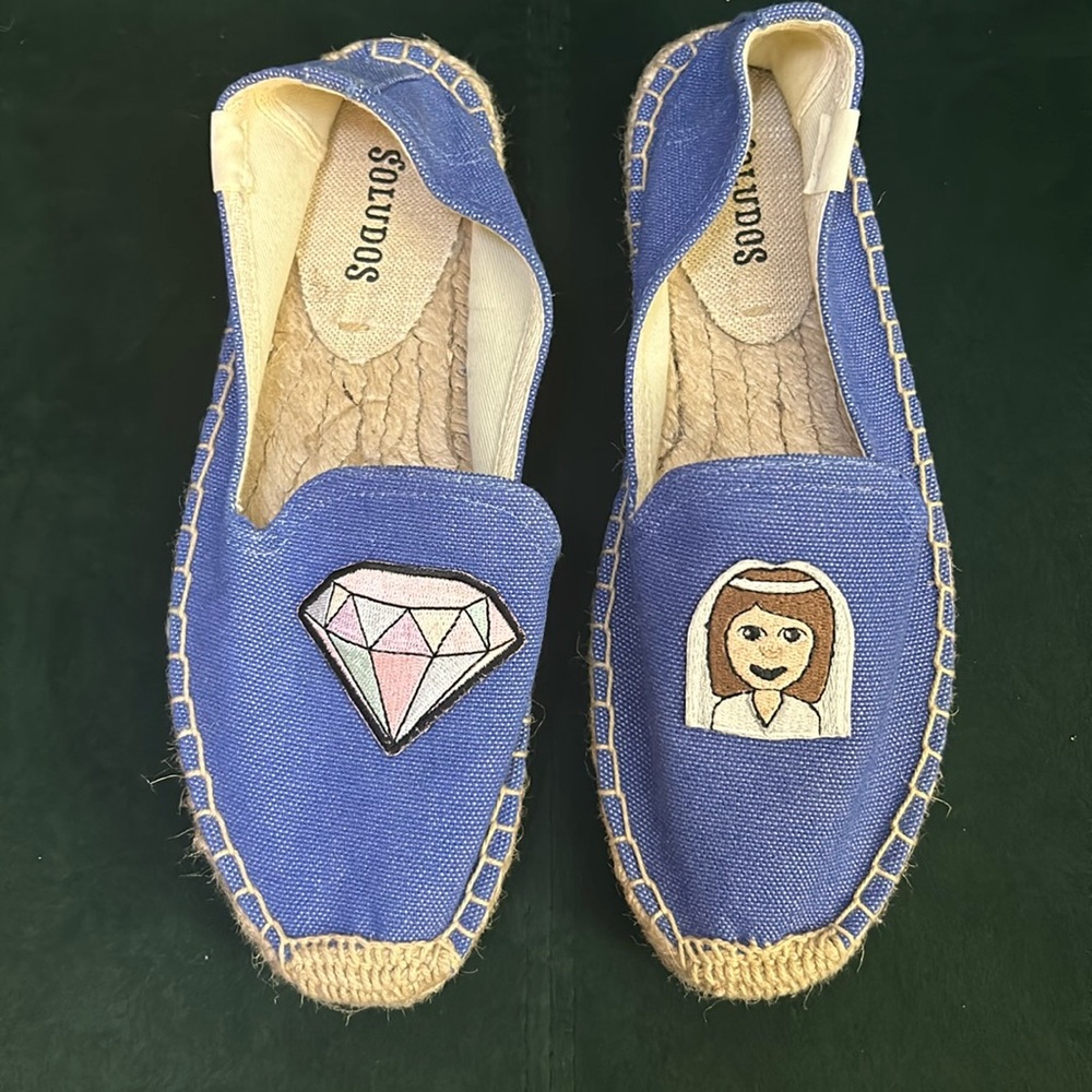Soludos Blue Canvas Espadrilles with Pink Diamond and Beige Face Patch - size 6
